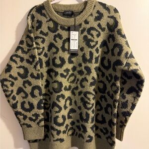 NWT Yesta Leopard Print Sweater - Green and Black